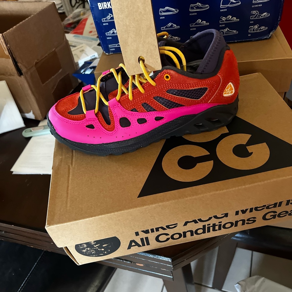 Nike ACG Kids Shoes - Red and Pink